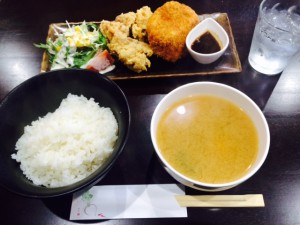 ボリューム満点ランチ 鶏メンチ唐揚げ定食