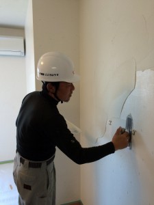 風のない冷暖房の家 漆喰塗り専門の職人、柿沢さんです。道具のことを教えてもらいました！