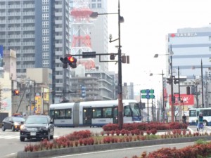 ２両連結タイプの路面電車 かっこいい！！