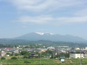 爽やかな風　陽ざしも優しい中の蔵王山