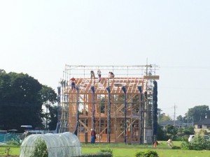 快晴の基 素敵な家の入口 建物　祝上棟