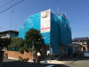 熊谷市の外装リフォーム現場。外壁の塗装工事等を行っております