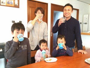 家族の健康をサポートしてくれる　水素水をみんなで　おいしく飲んでます！