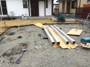 この、しっかりした柱を建てます