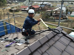 発電された電気を確実に 安全に制御機器まで 送るための配線工事です