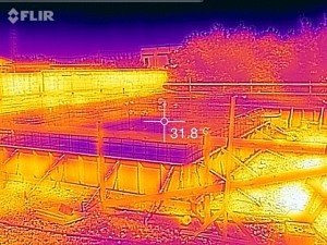 サーモカメラで見た コンクリート表面温度