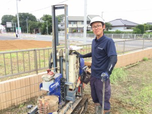 この様な機械で、専門のスタッフが調査します