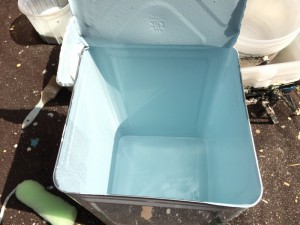 かわいい「水色」で屋根を塗装します